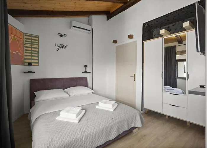 Apartment With Wifi - 23440 *